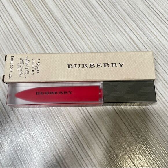 Burberry Military Red Liquid Lip Velvet Matte - Picture 2 of 3